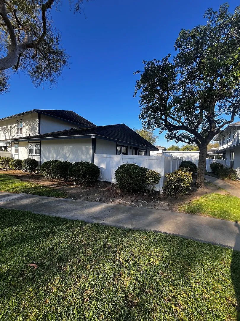 Newly Updated 2-Bedroom Single-Story Home in Oxnard — Photo 1