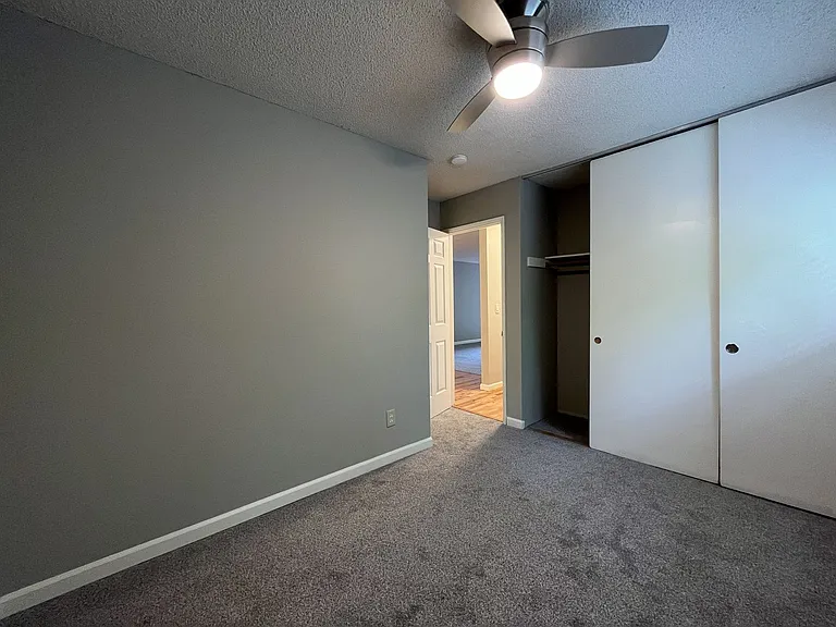 15827 NE Glisan St #3 — Photo 20