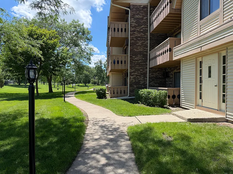 1 Parkside Ct #5 — Photo 18
