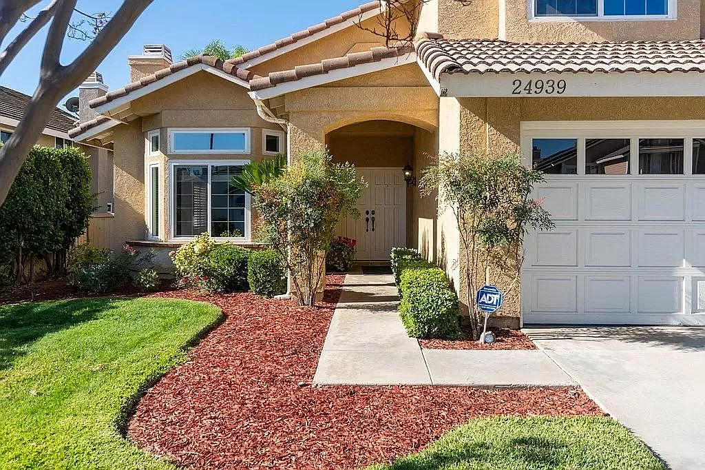 Building Photo - 24939 Shoshone Dr