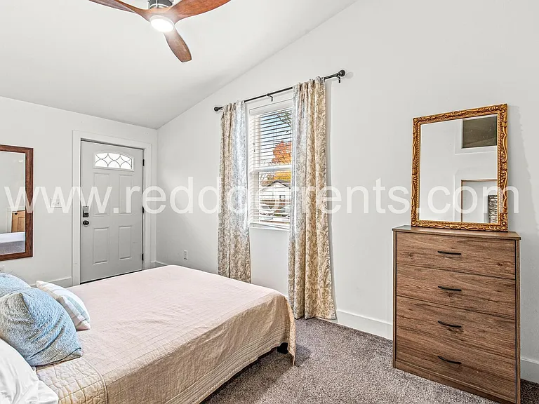 1619 N Tacoma Ave — Photo 17