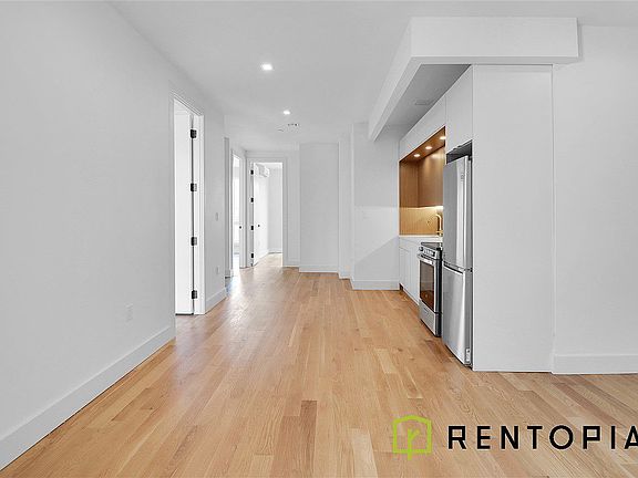 5th image of 426 Manhattan Ave #6F