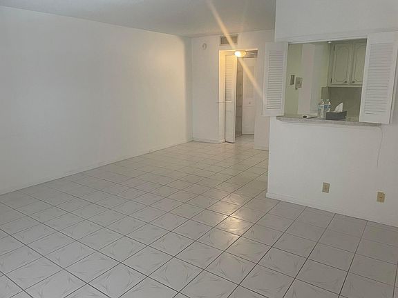 3rd image of 406 Dover #A