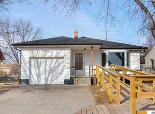 5218 Q St, Omaha, NE 68117