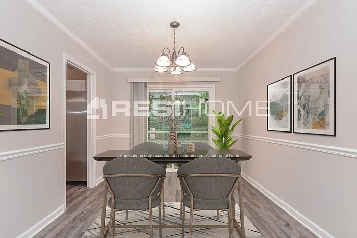 5811 Navarre Ct — Photo 8