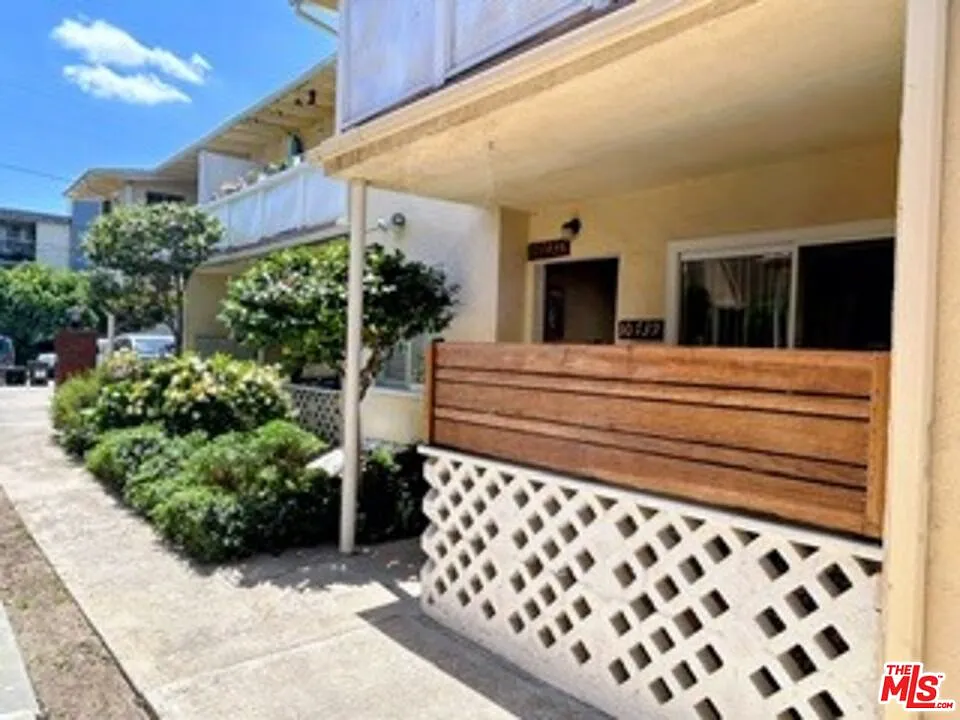 Building Photo - 10737 Francis Pl