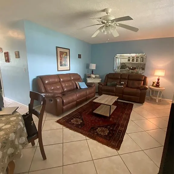 2100 NE 38th St #216 — Photo 4