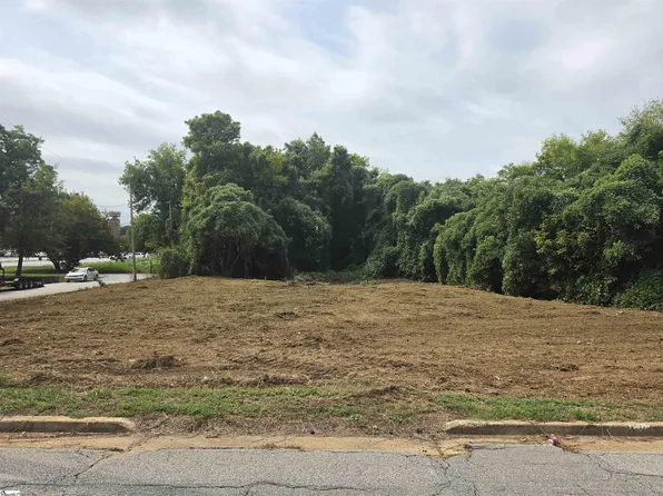 8587 Trescott St, Greenville, SC 29601