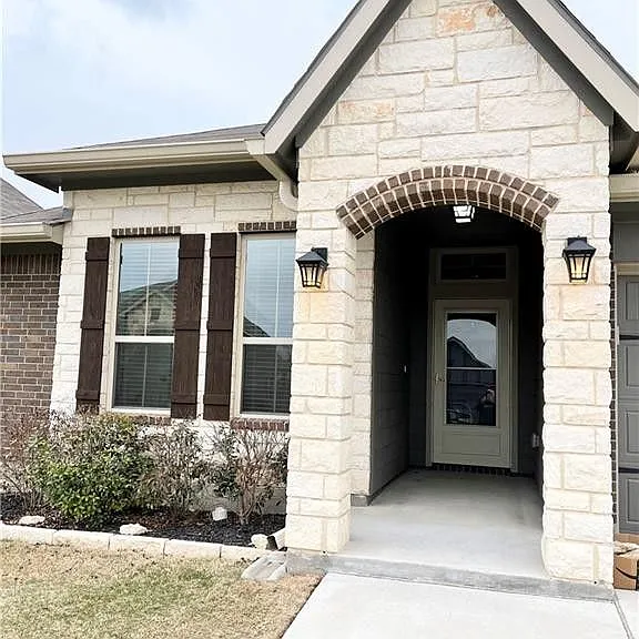 8218 Northgate Loop — Photo 4