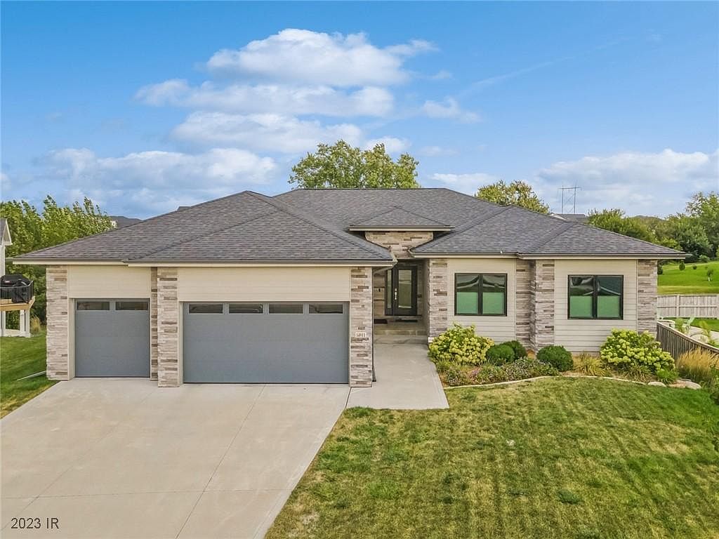 ■Mikuru■ 14911 Silver Thorne Way, Carmel, IN 46033 | For Sale