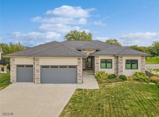 14911 Coyote Cir, Urbandale, IA 50323