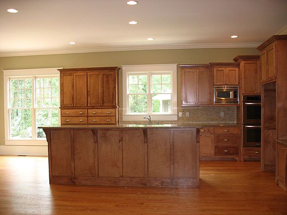 Gourmet kitchen