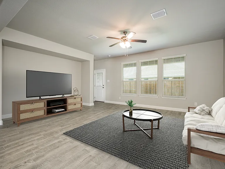 5242 Crystal Lake Ave — Photo 3