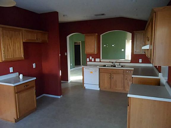 4th image of 1103 Henderson Dr