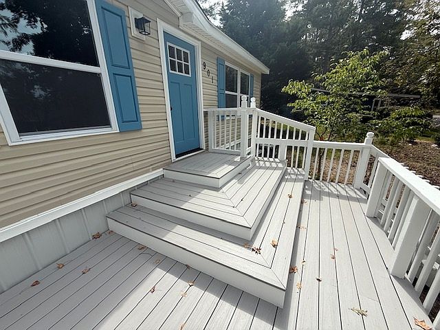 1st image of 901 Green Meadow Dr