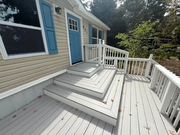 901 Green Meadow Dr, Chapin, SC 29036