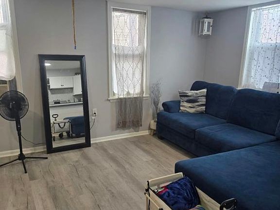 4th image of 129 Poplar St #B