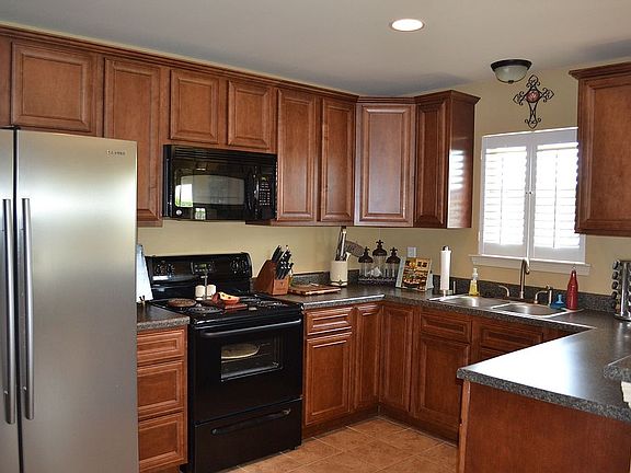 4th image of 225 Gabreten Ln