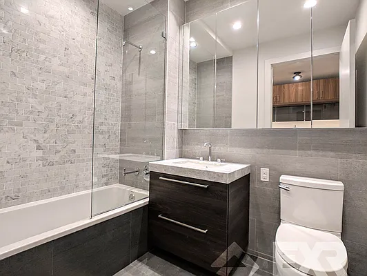 Rented by EXR | media 7