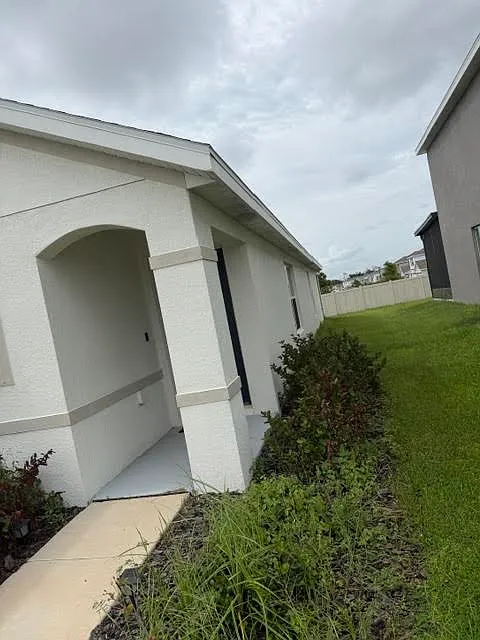 3 bed, 1504 sqft, $2,583 — Photo 2