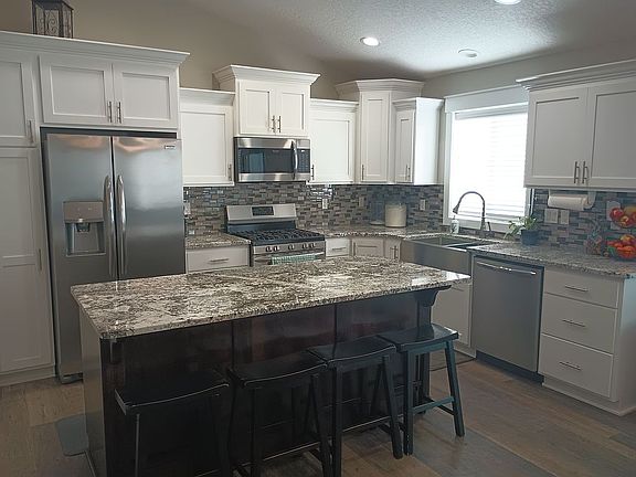 3rd image of 5026 Cassie Dr