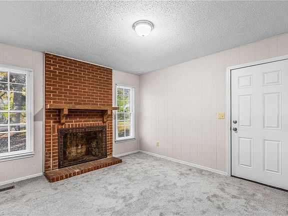 2nd image of 4059 Village Pl