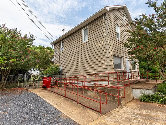 3rd image of 481 Millville Rd