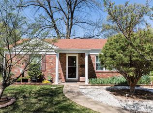 55 Turf Ct, Saint Louis, MO 63119
