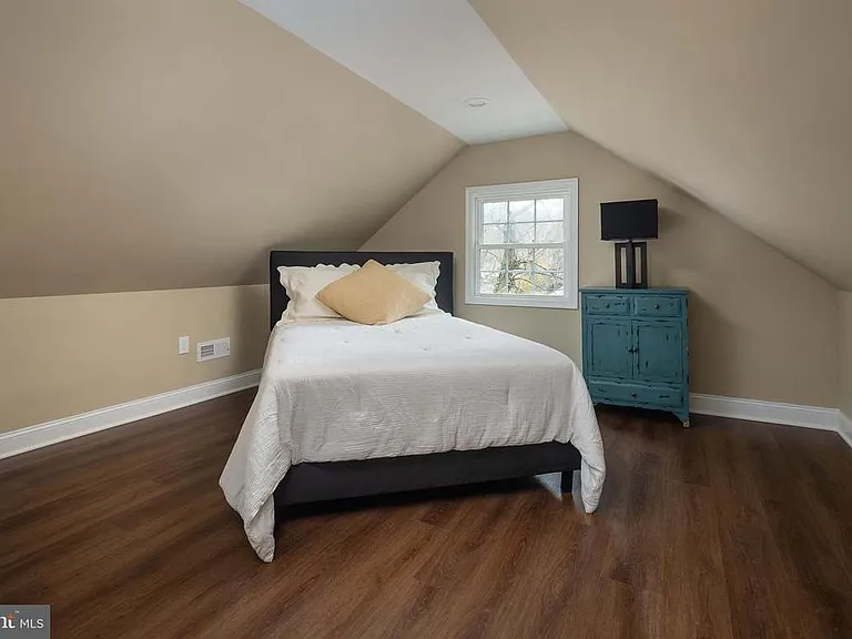 6684 Barrett Rd — Photo 8