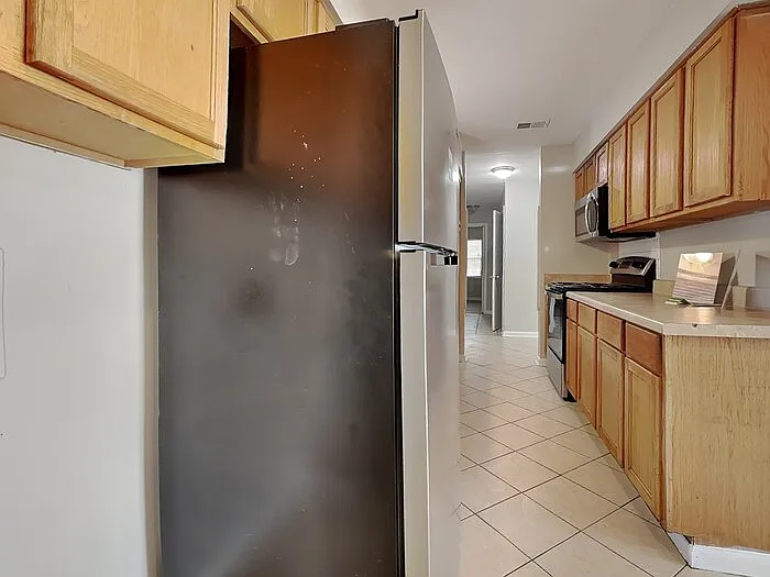 10927 Regency Dr — Photo 4