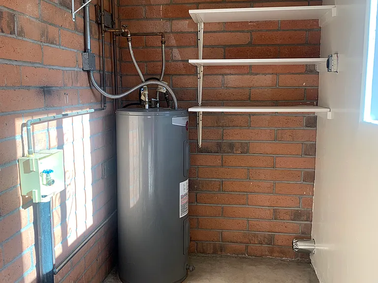 201 W Kentucky St #3 — Photo 10