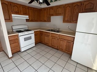 1985 Bennington Ct, Elgin, IL 60123
