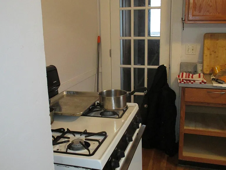 10106 Baltic Rd #UP — Photo 3