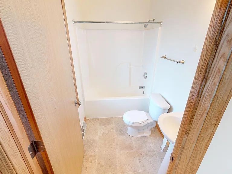 1203-1243 Prospect Cmns — Photo 6