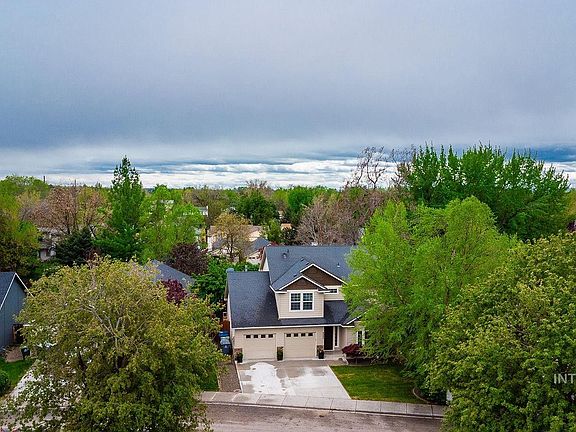 3rd image of 9095 W Dalton Pl