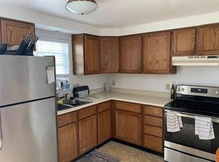 172 Charles St #B, Cambridge, MA 02141