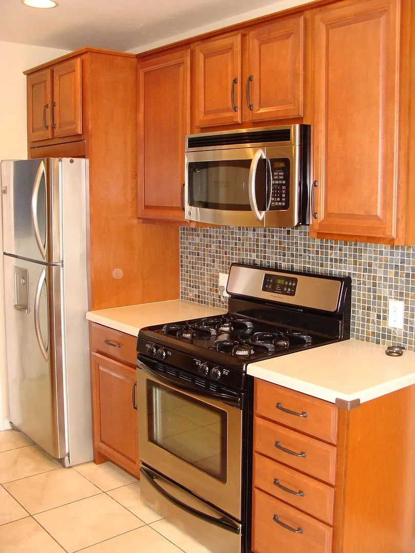 Beautiful 3Bedroom/2 Full Bath Plus Huge Bonus Room with Full Bath and Fireplace! $3,595 — Photo 1
