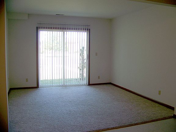 3rd image of 846 Spiros Ct
