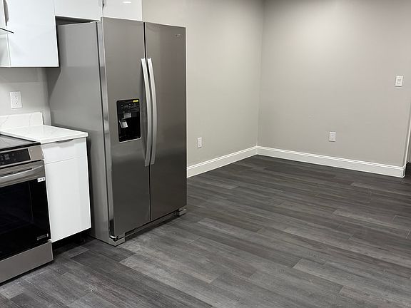 3rd image of 2511 Maryland Ave APT 3