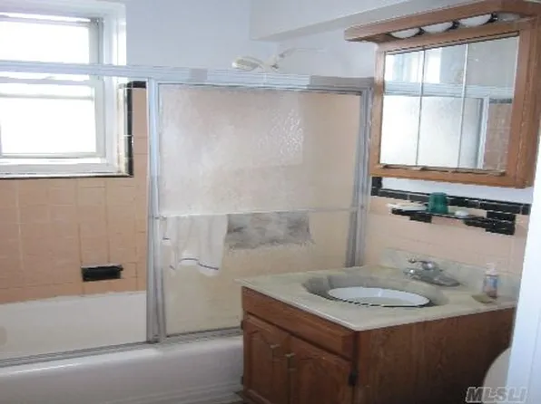 102-55 67th Dr image 1 of 9