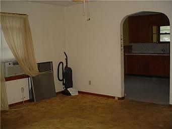 4th image of 3819 Rowland Ave