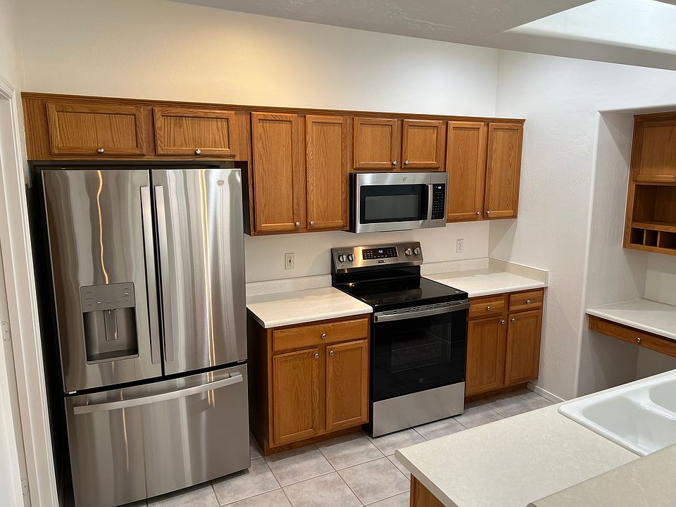 Kitchen - Brand New Appliances
