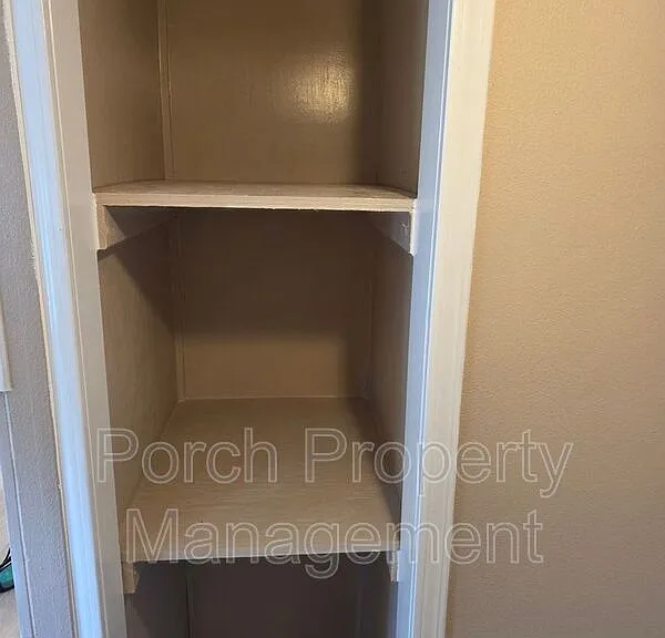 1207 Mills Ave — Photo 13