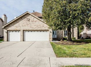 156 Rosedale Ct, Bloomingdale, IL 60108