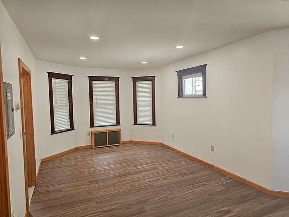 5th image of 57 Evans St #57