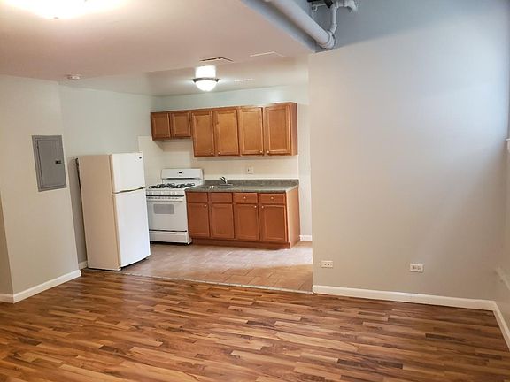 3rd image of 1712 W Estes Ave #3G