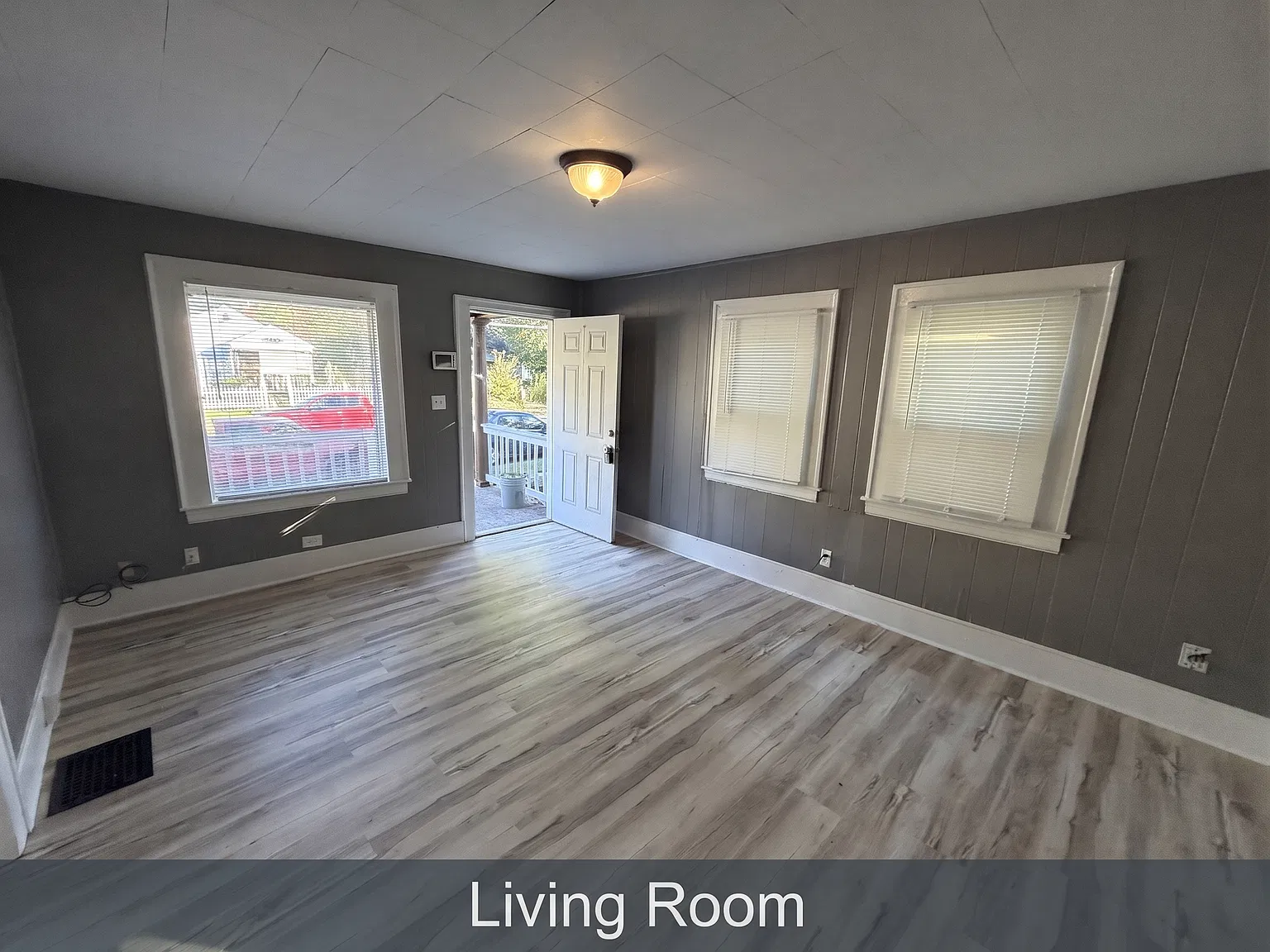 2 bed, 769 sqft, $885 — Photo 3