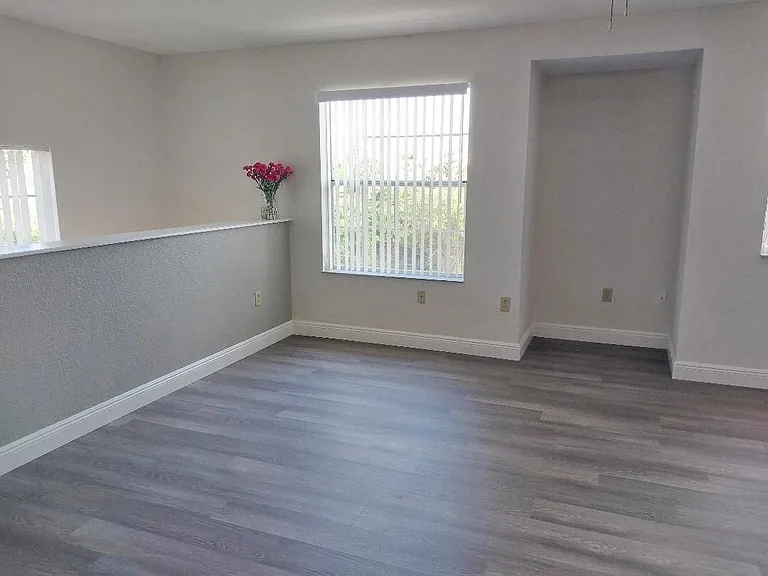 128 SW Peacock Blvd #15-203 — Photo 3