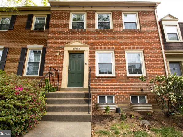 10253 Friendship Ct, Fairfax, VA 22032
