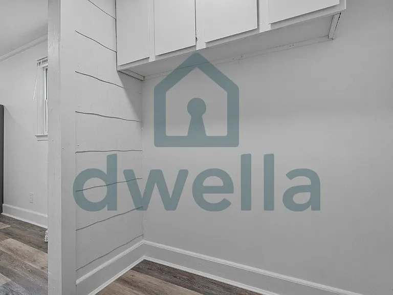 451 Loring Dr — Photo 12